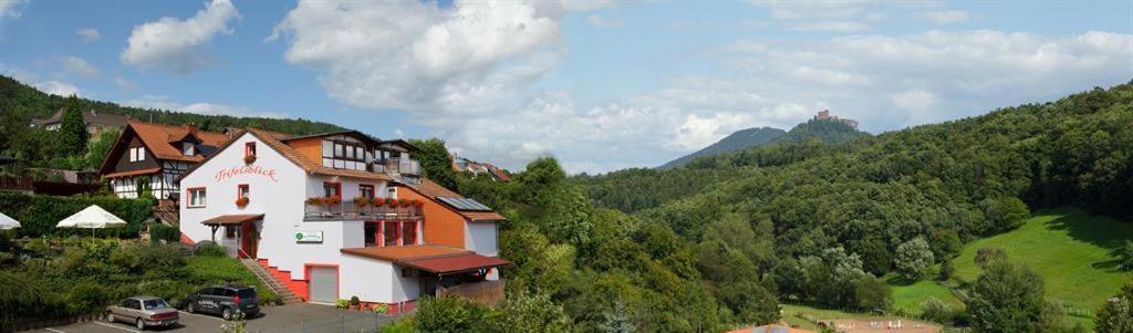 Wernersberg Gasthaus Trifelsblick מראה חיצוני תמונה